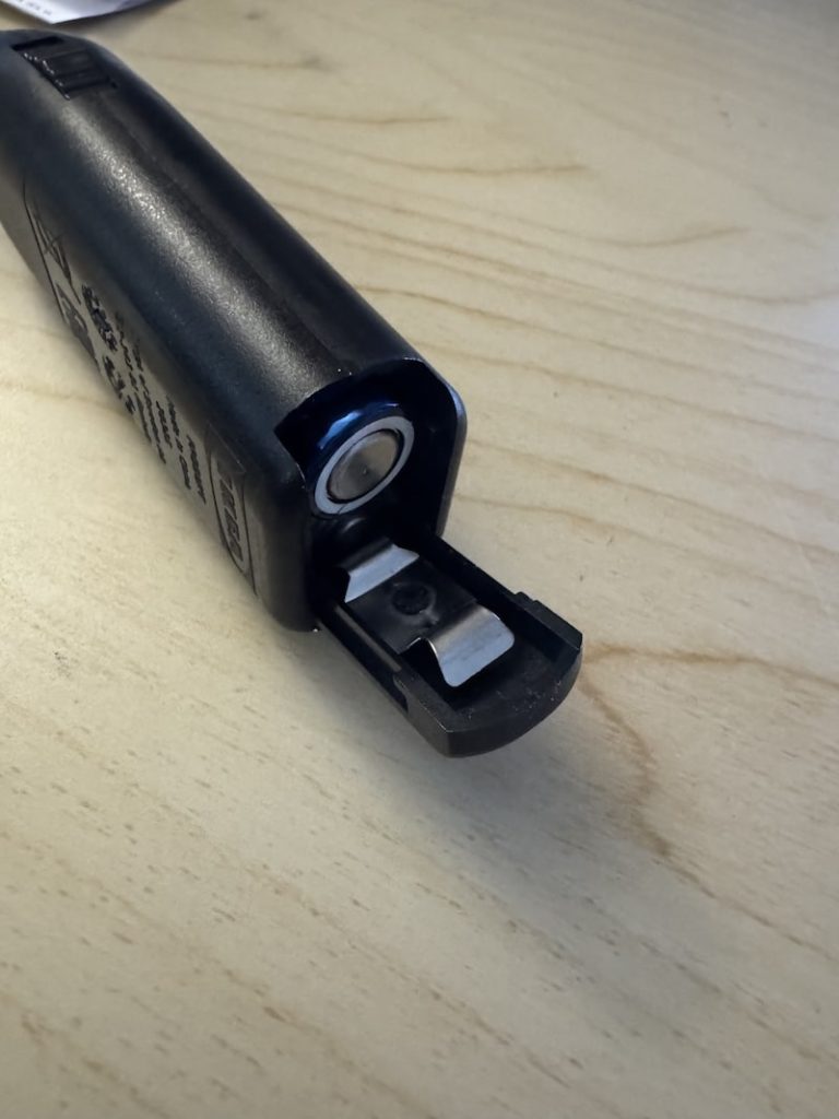 The battery compartment of the Ikea PRODUKT frother